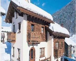 La Gualt Apartments