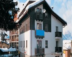 Max Bar Apartments