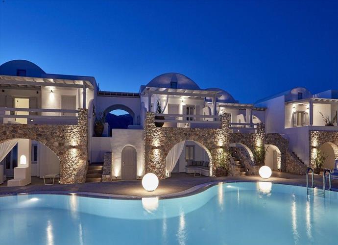 Orabbel Orabel Suites in Santorini, Greece | SNO