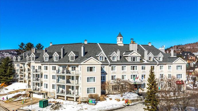 Holiday Inn Express & Suites