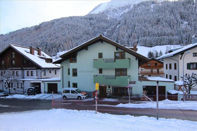Chalet Eisfall