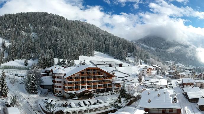 Hotel Cesa Tyrol - Canazei