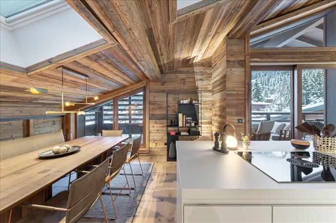 Apartment Stallion C21