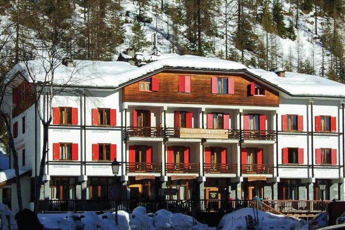 Hotel Valverde, Tache