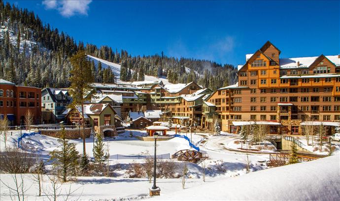 Zephyr Mountain Lodge