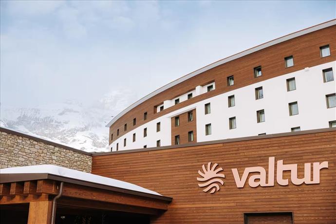 Valtur Cervinia Cristallo Ski Resort 5 Star