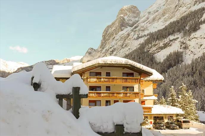 Dolomites Inn, Alba