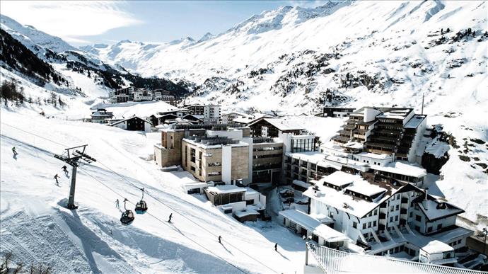 The Crystal VAYA Unique