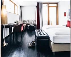 The Crystal VAYA Unique